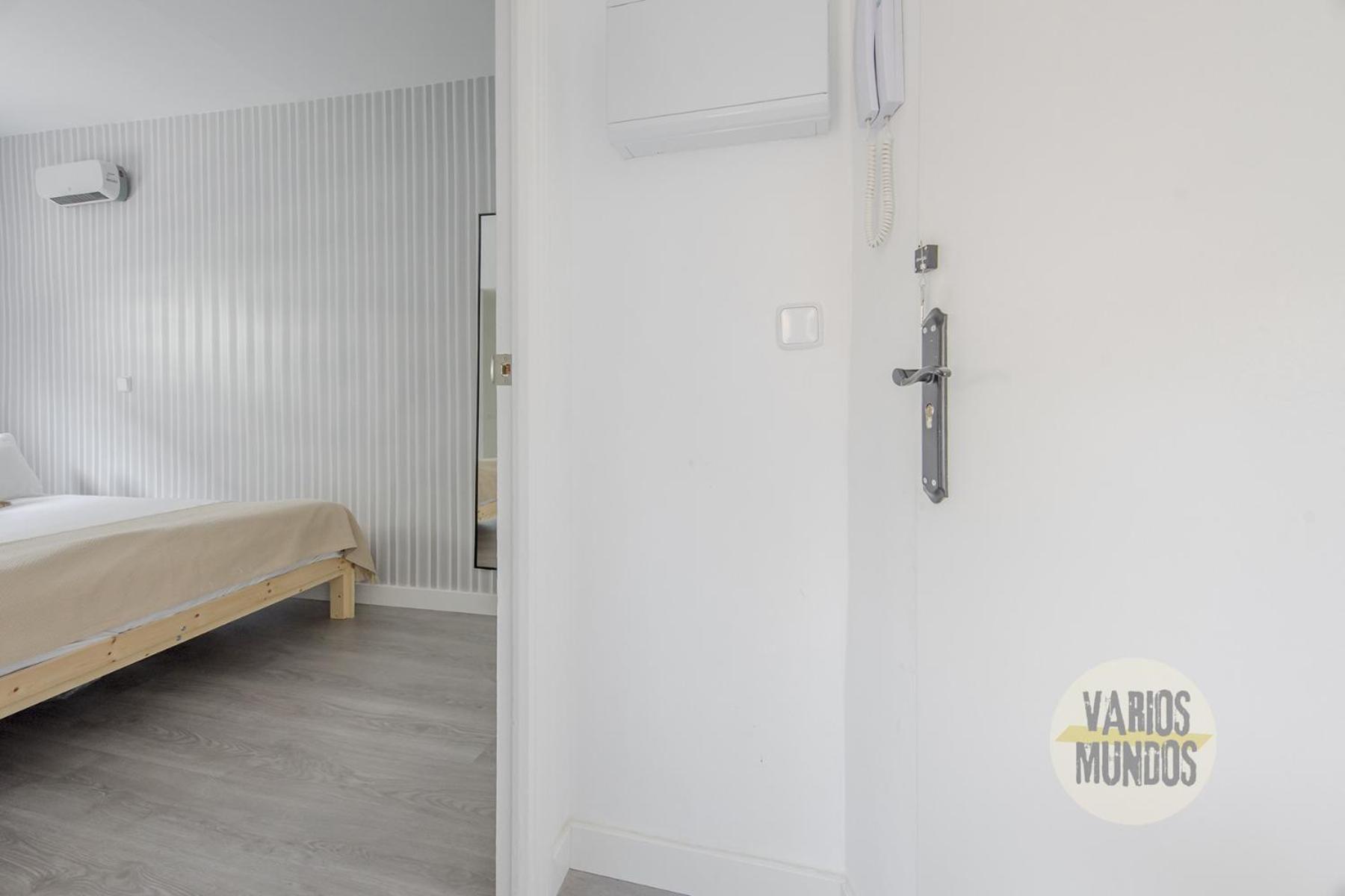 Atico Calle Silva Para 3Pax Con Terraza Esquina Con Gran Via E2 Мадрид Экстерьер фото